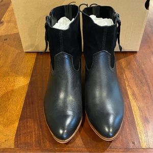 New Frye Rubie Zip bootie